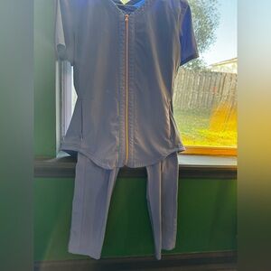 Ceil Blue Cherokee Women's Scrub set; Pants: xxs and top: s